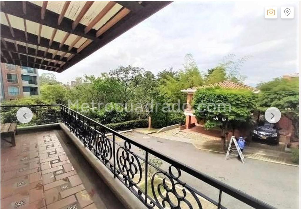 Casa en Venta en Altos del Poblado cerca del CES Medellin