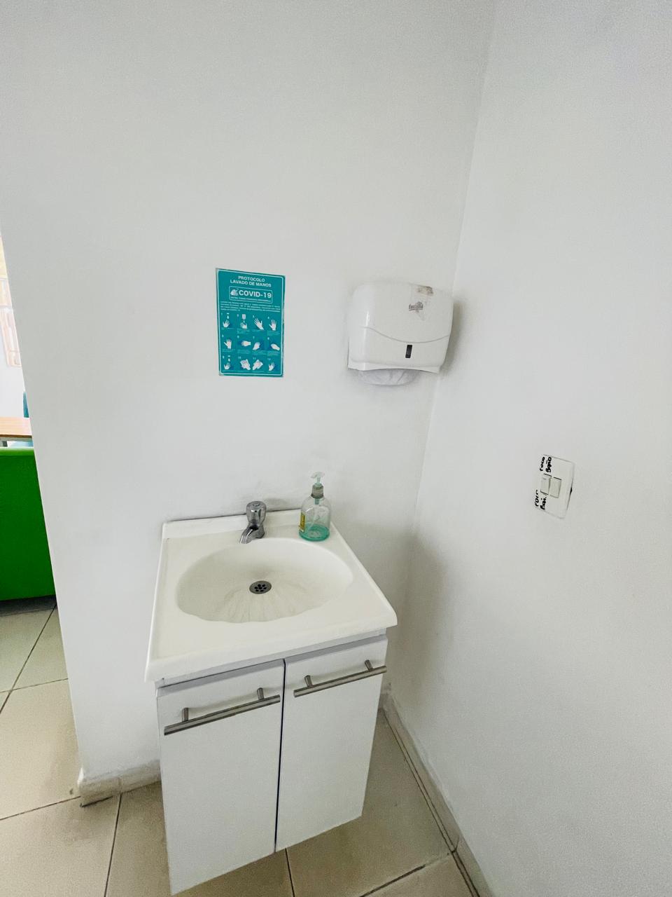Se arrienda casa local en bello la cumbre