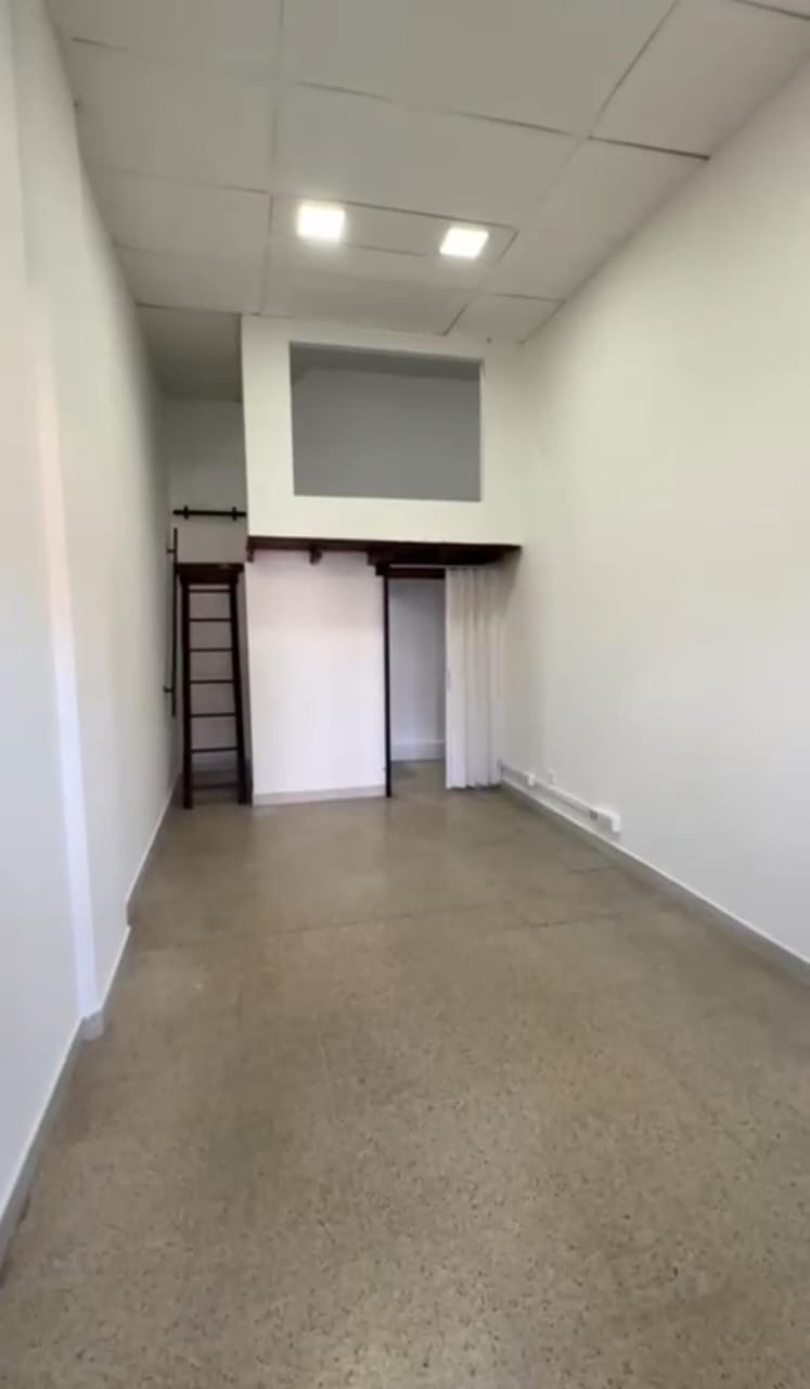 Local en Venta en Medellín la 80