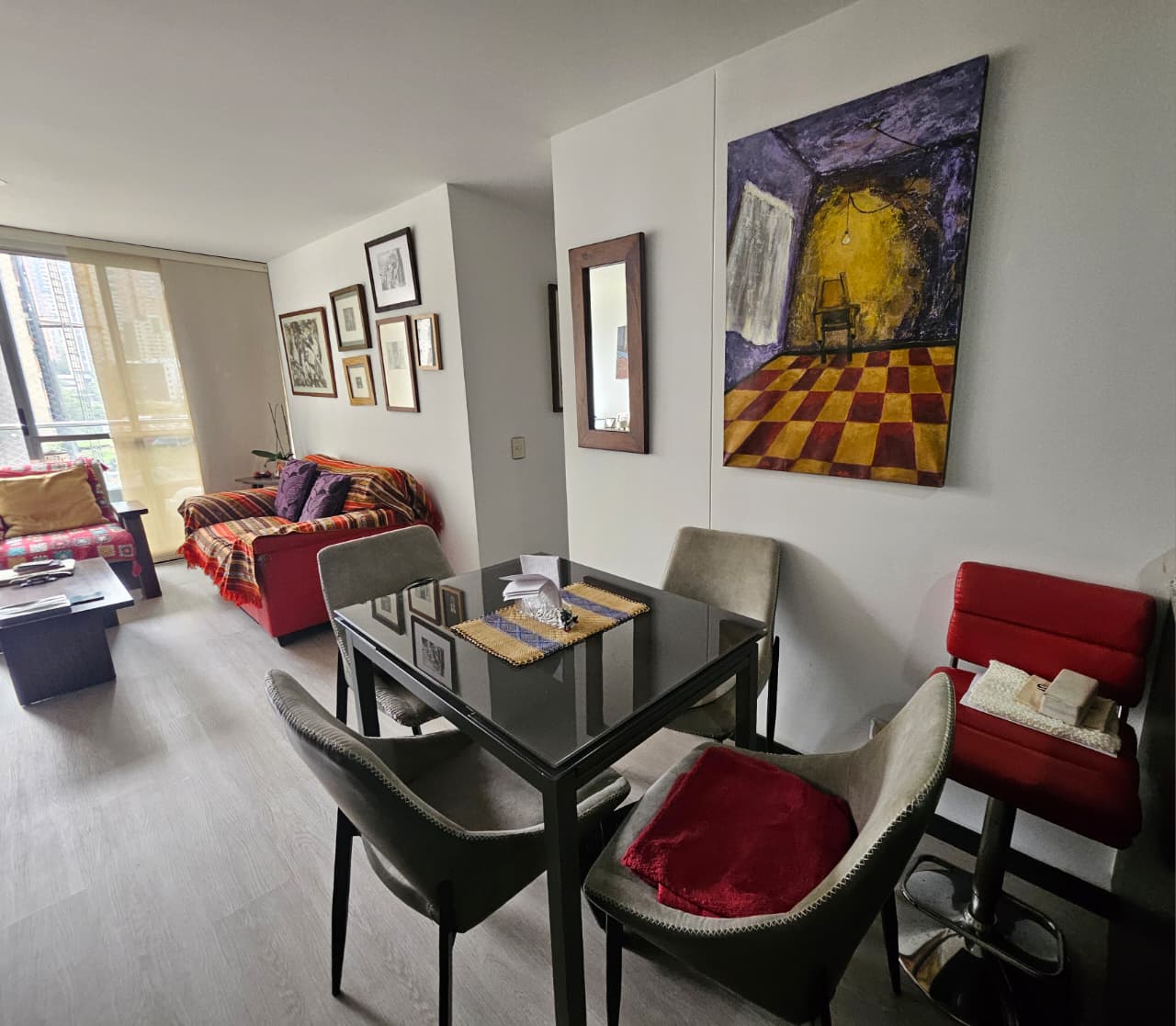 Apartamento en arriendo en Ciudad del Río - Poblado, Medellín