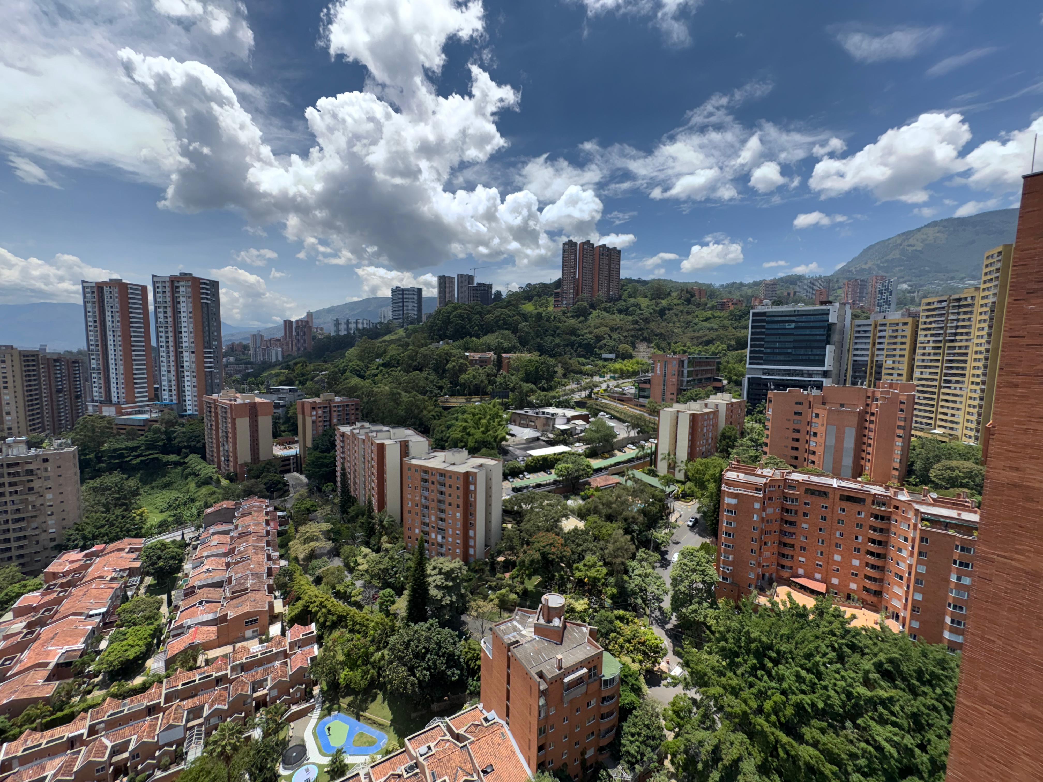 Apartamento Hermoso en Venta El Poblado Castropol Medellín