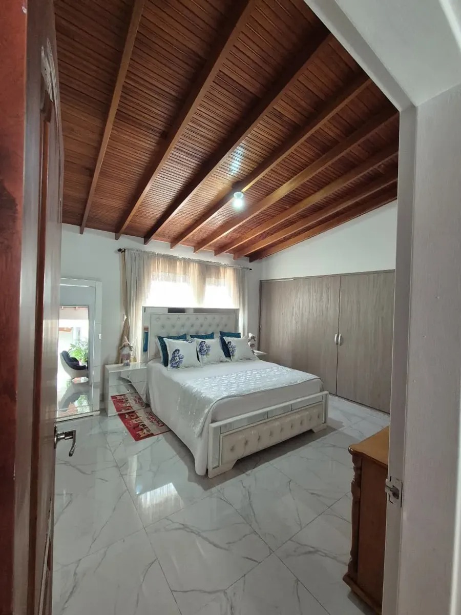 Casa para venta en Medellín laureles 2 piso con parqueadero