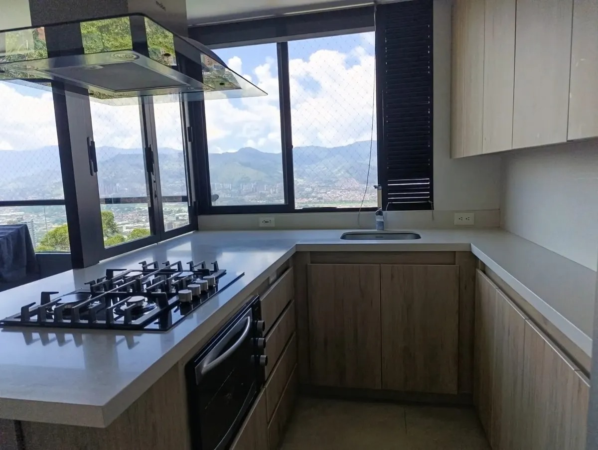 APARTAMENTO EN VENTA POBLADO VIA LAS PALMAS