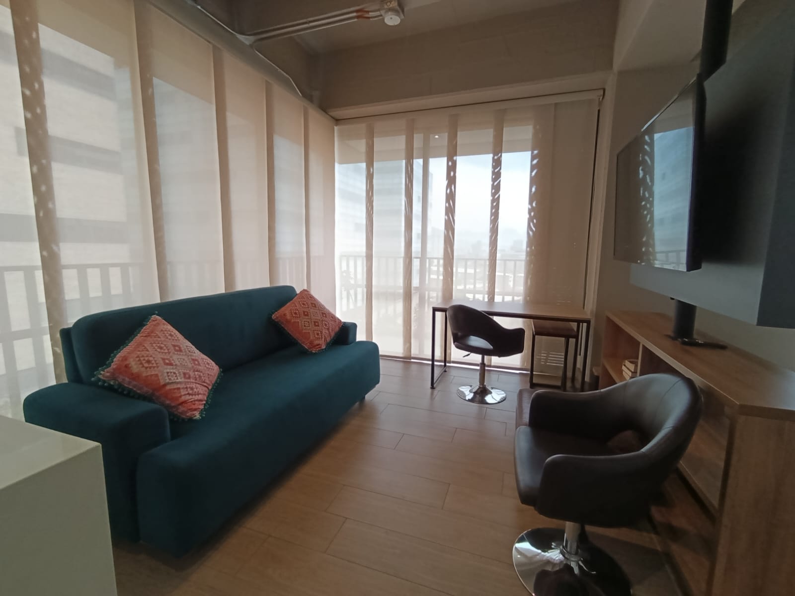 Apartaestudio amoblado para arriendo en Ciudad del Río El Poblado