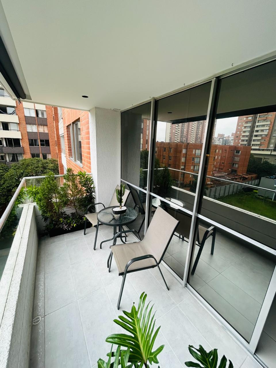 Venta De Hermoso  Apartamento En Los Colores Medellín