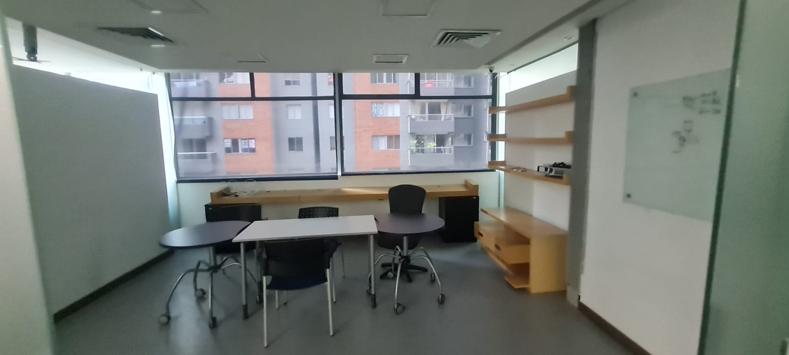 Oficina para  venta en el poblado ciudad del rio