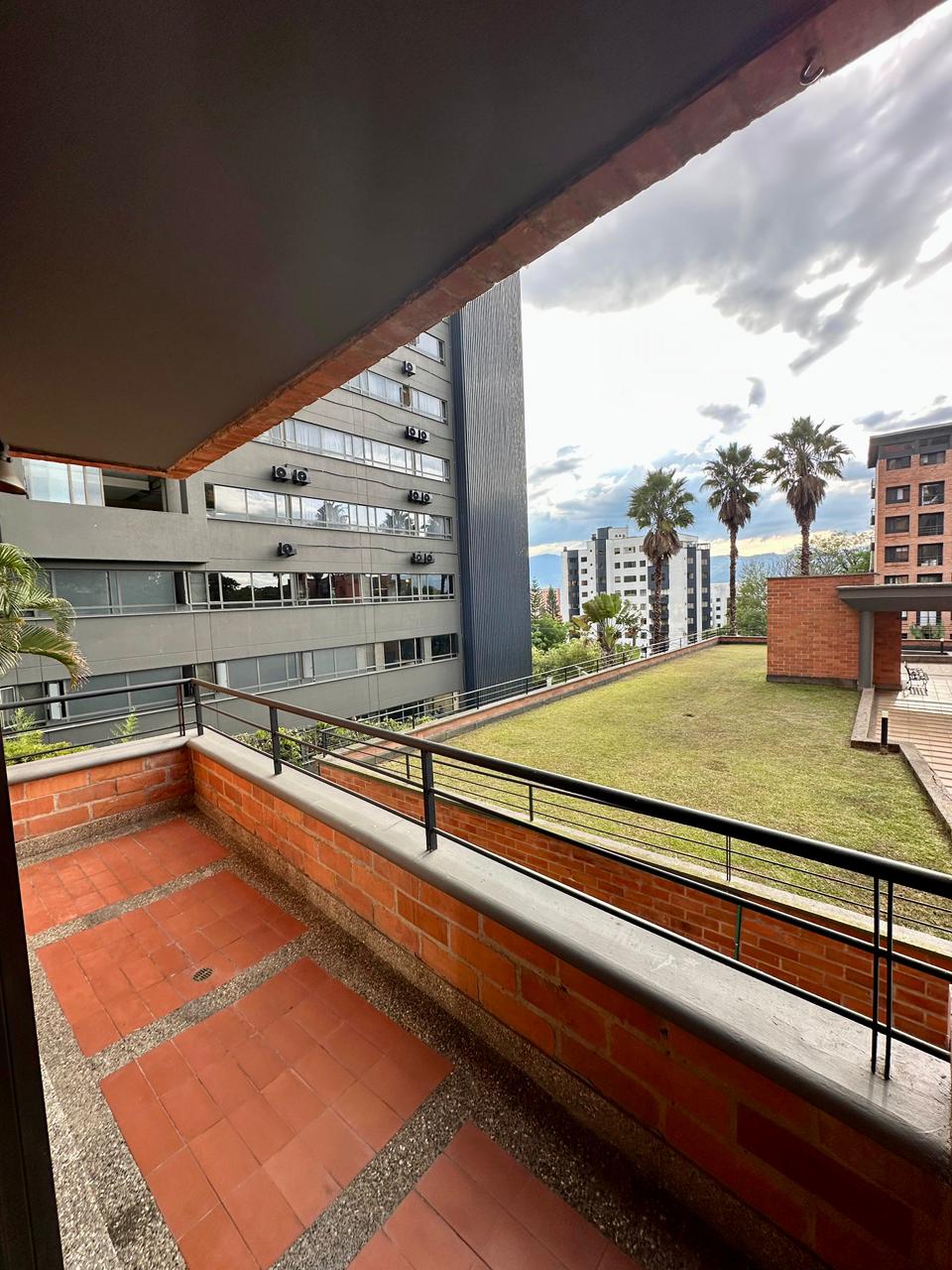 Apartaestudio para arriendo en El Poblado Los Balsos