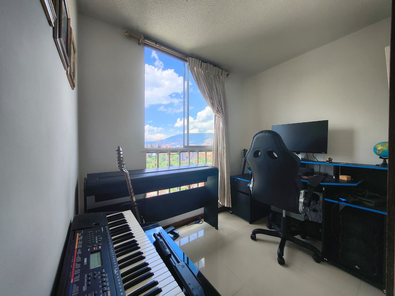 Apartamento para la venta en Loma de los Bernal Medellin