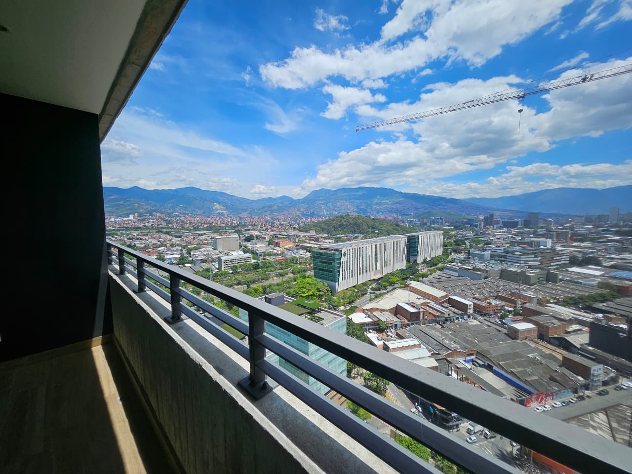Apartaestudio para arriendo en Ciudad del Río El Poblado