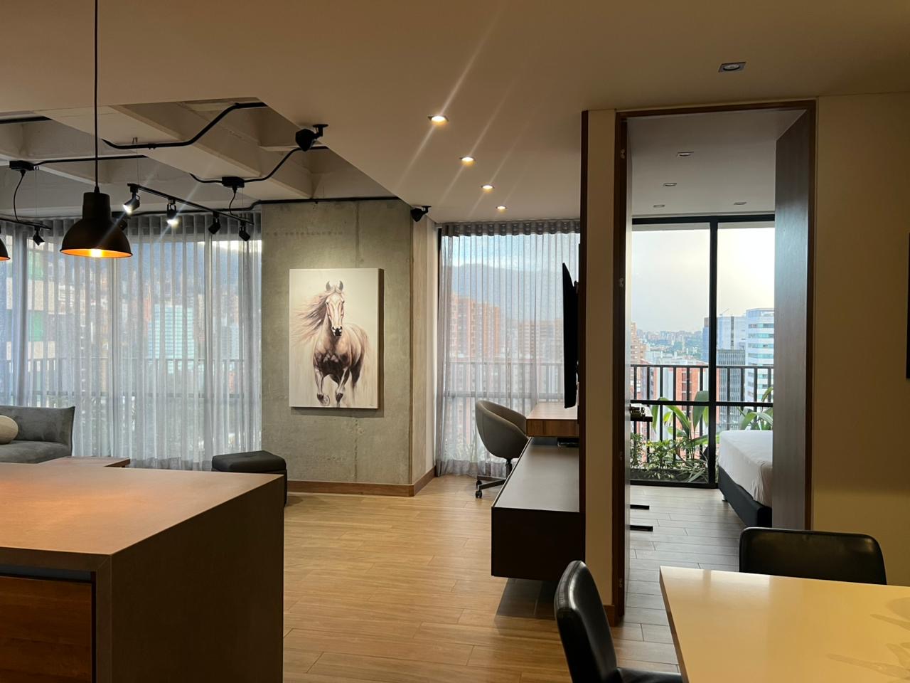 Apartamento amoblado para arriendo en Ciudad del Río El Poblado