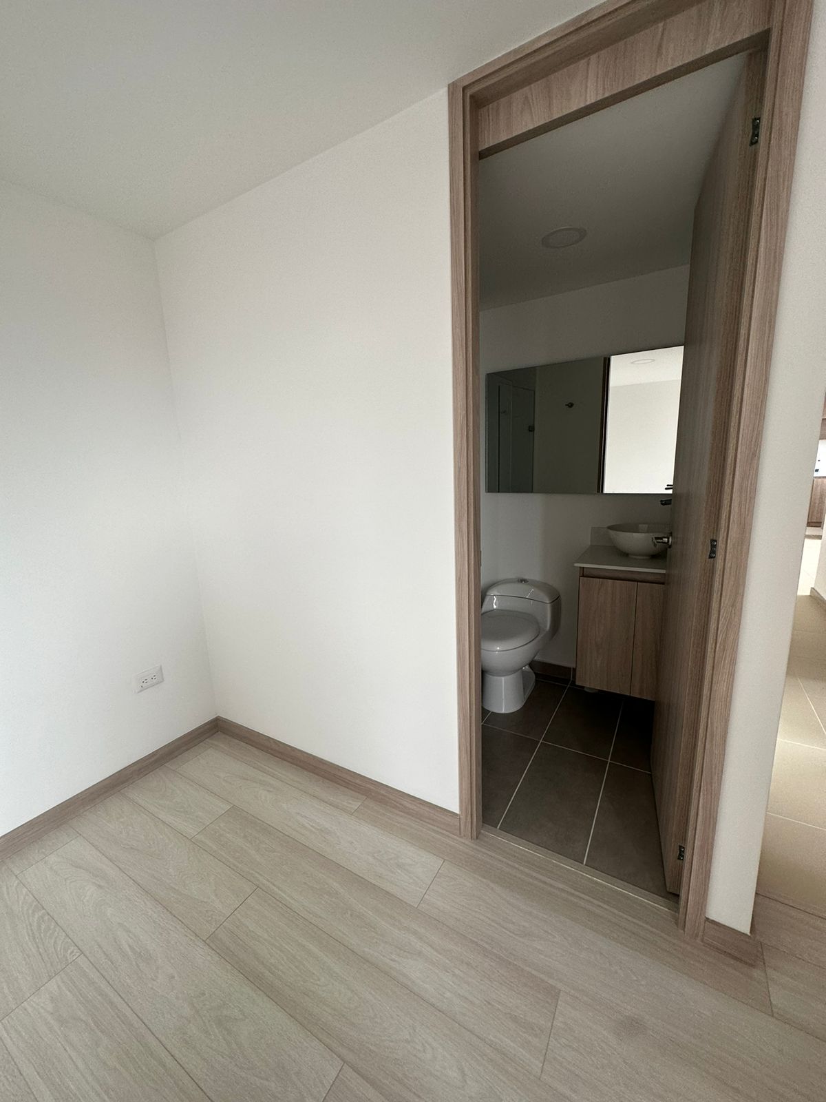 VENDO APARTAMENTO EN SABANETA, ANTIOQUIA