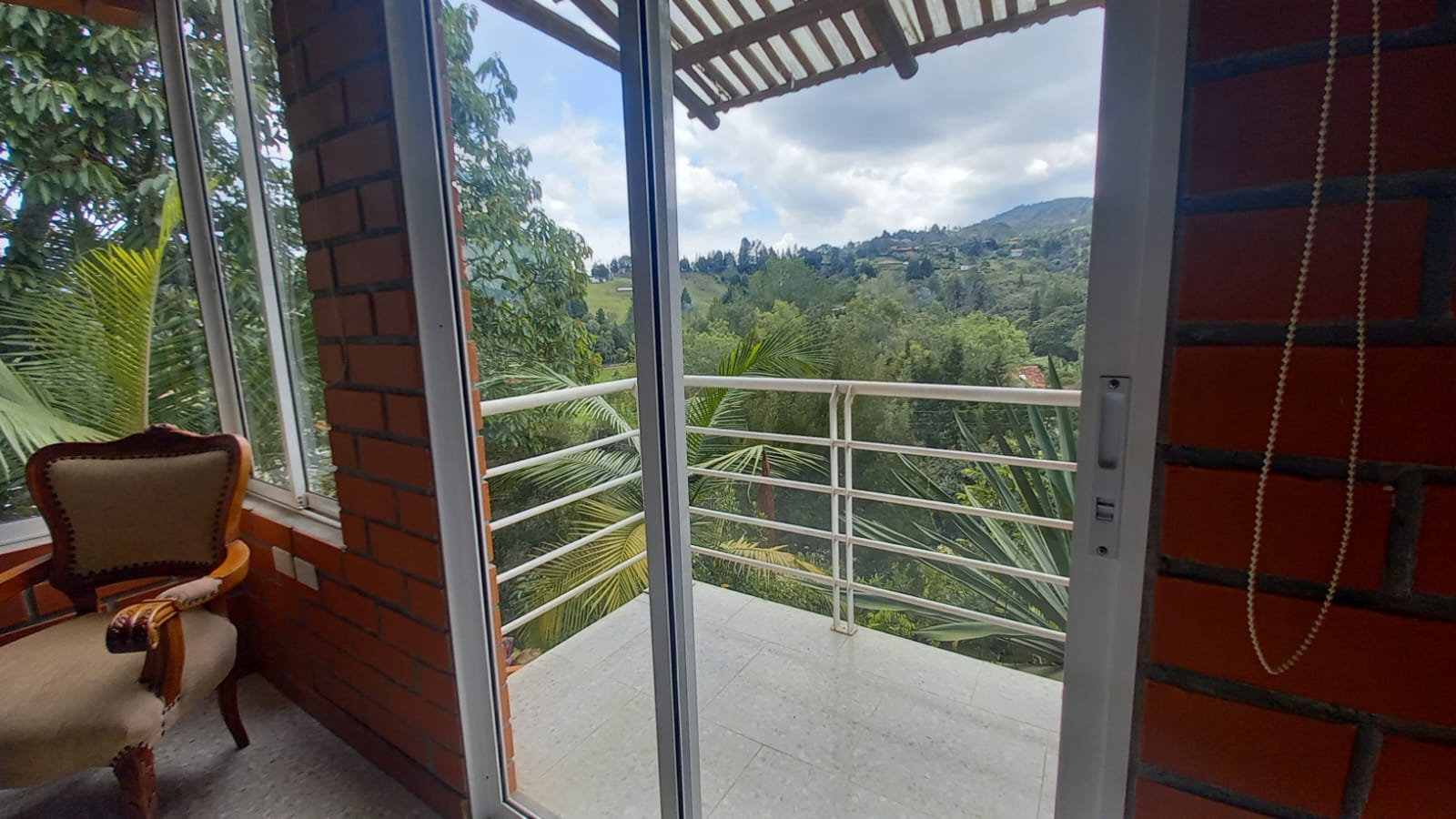 Casa campestre para la venta en Guarne sector La Clarita