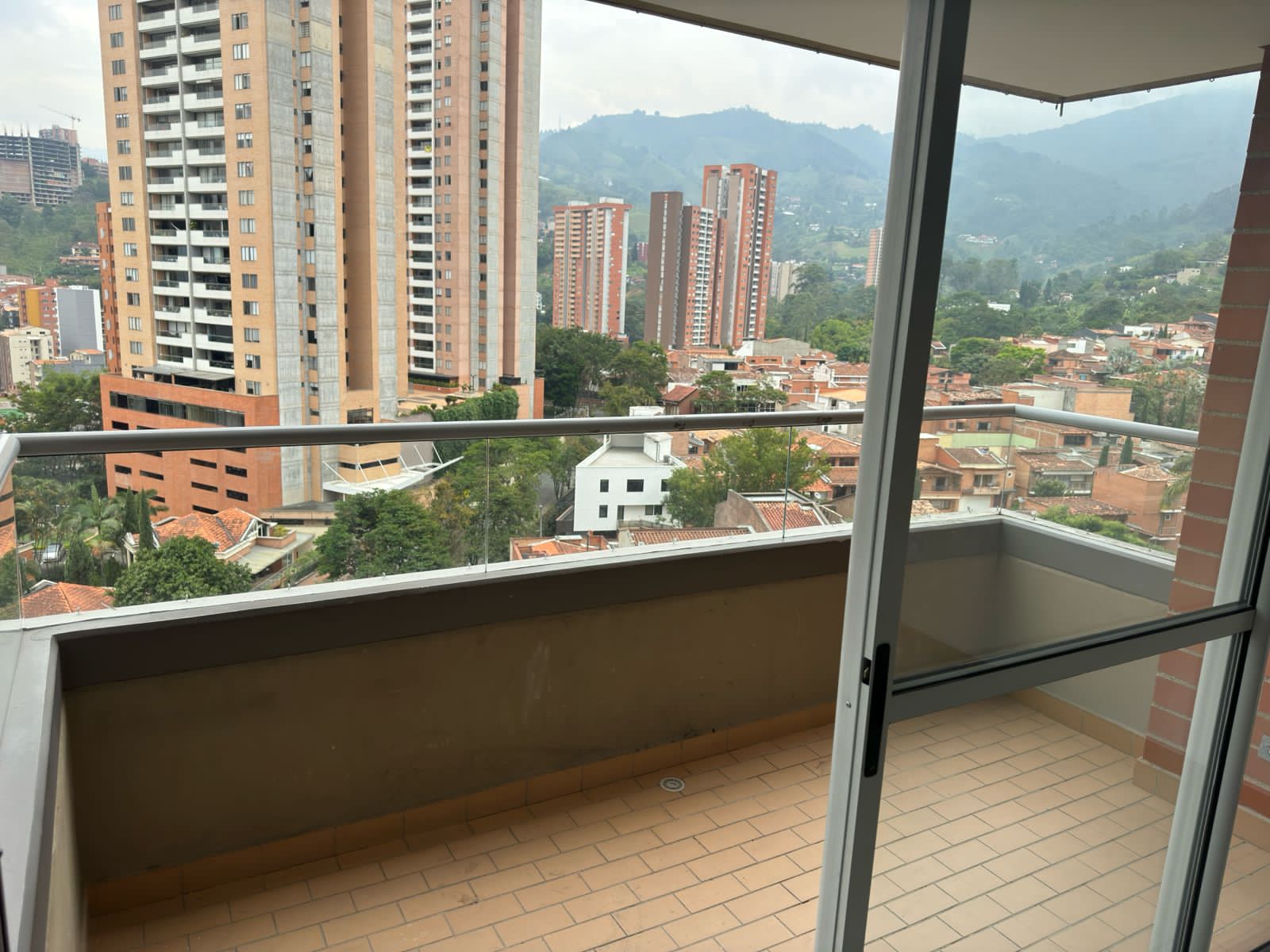 APARTAMENTO  PARA VENTA EN SABANETA ANTIOQUIA, (RENTANDO)