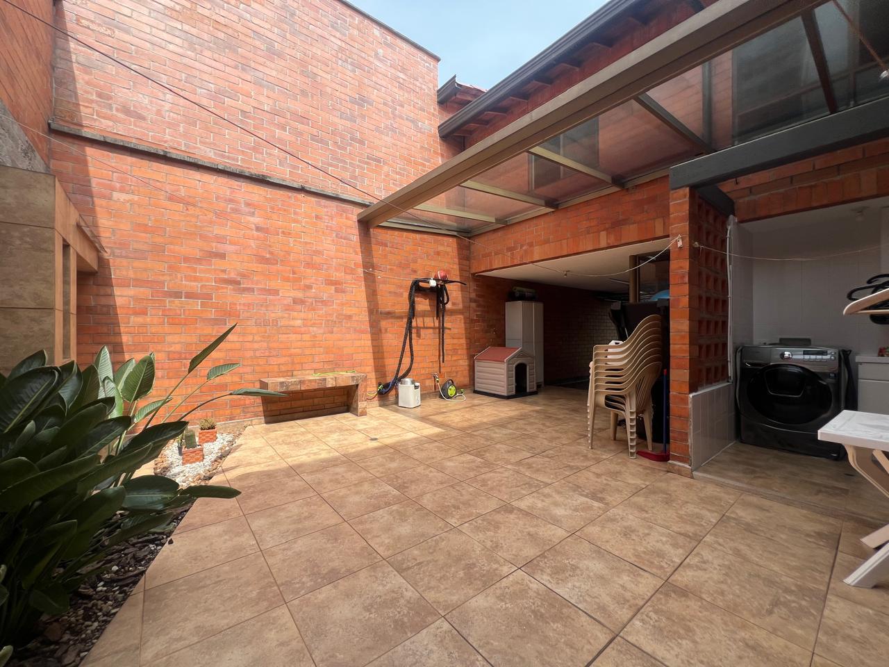 Casa en venta en la Estrella Suramerica