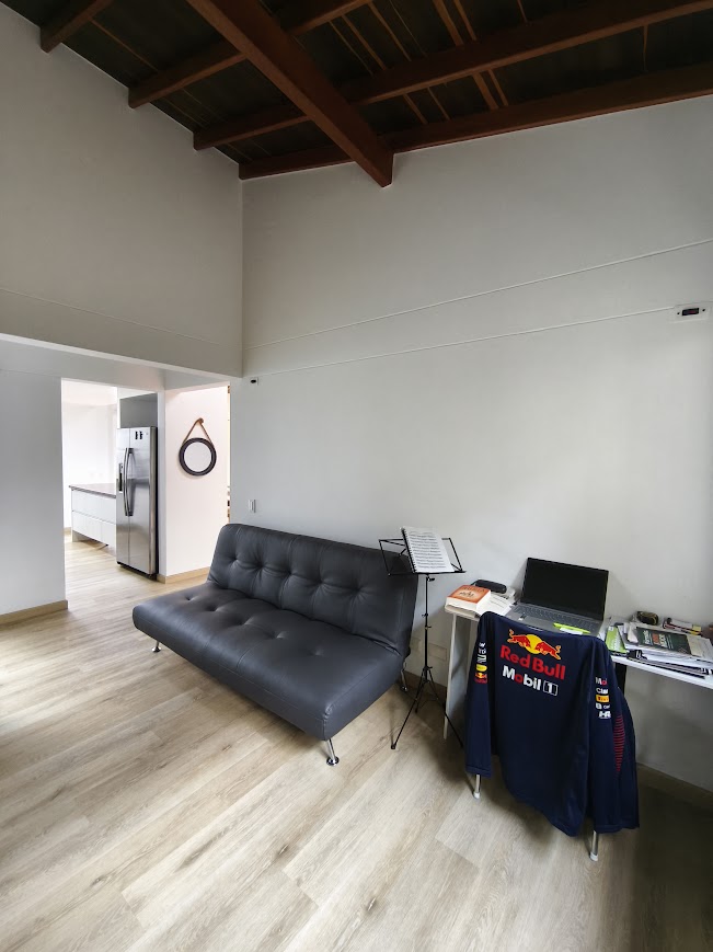 Venta de casa en El Retiro Sector Martin Pescador