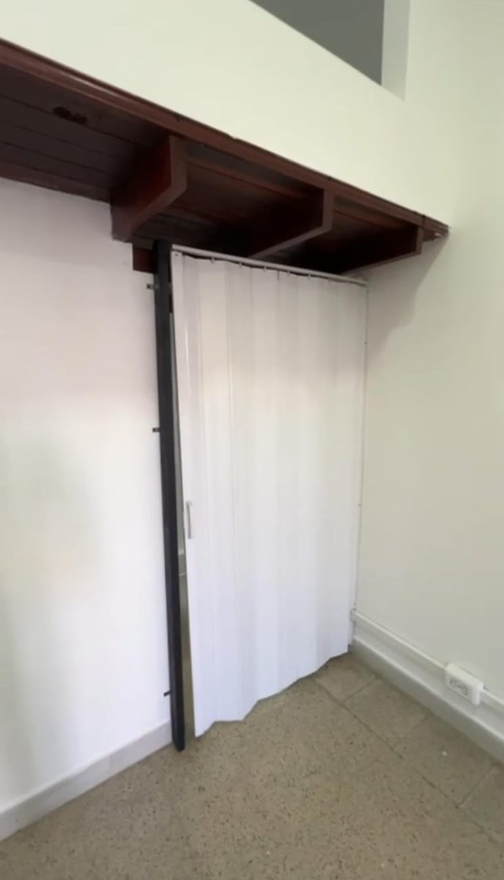 Local en Venta en Medellín la 80