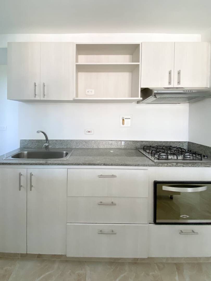 Apartamento para arriendo en la estrella Suramérica.