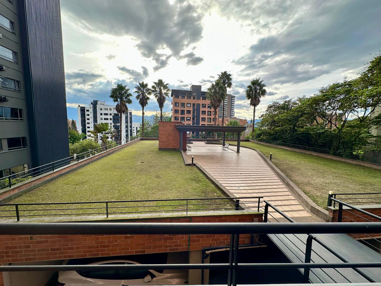 Apartaestudio para arriendo en El Poblado Los Balsos