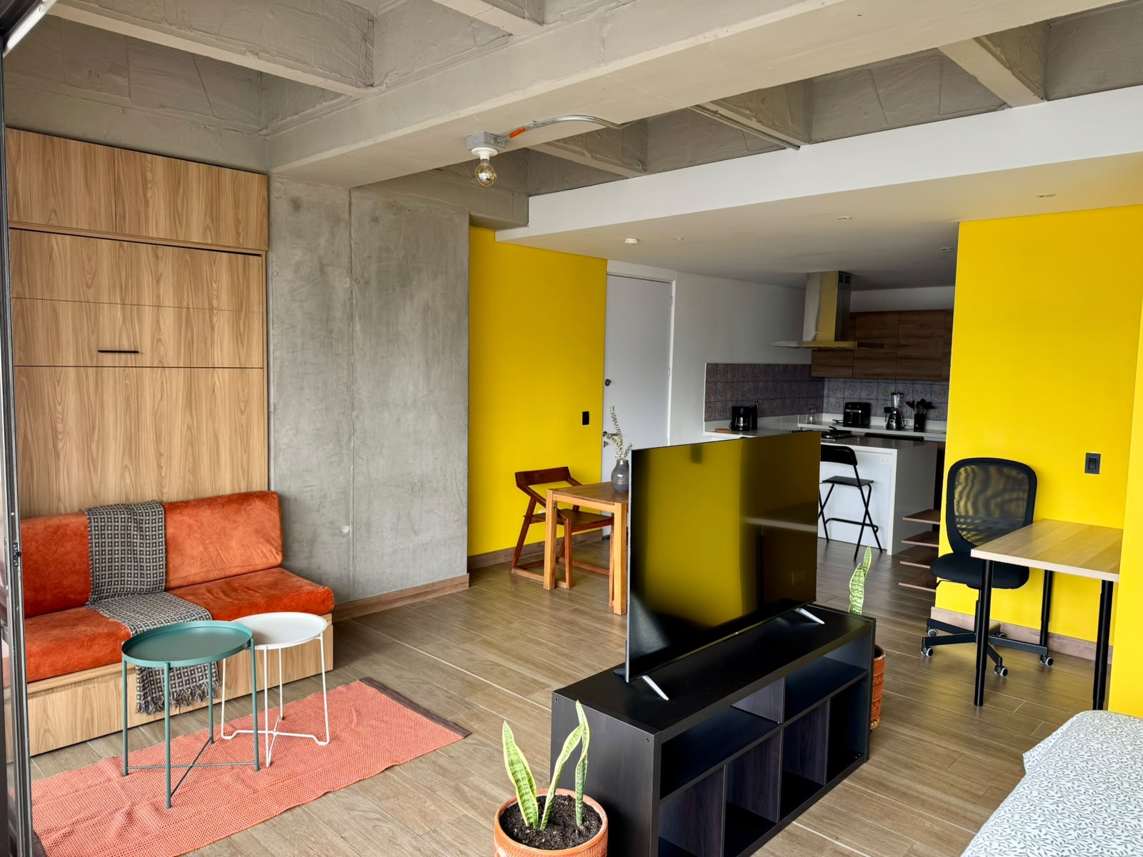 Apartaestudio amoblado para arriendo en Ciudad del Río El Poblado