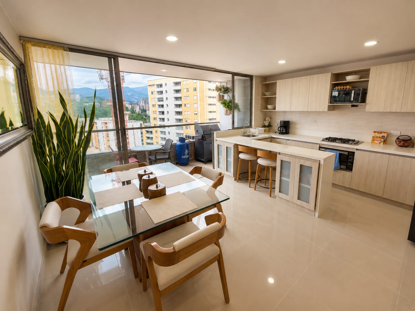 APARTAMENTO EN VENTA ENVIGADO LA PAZ – ZONA PLANA, PISCINA Y VISTA