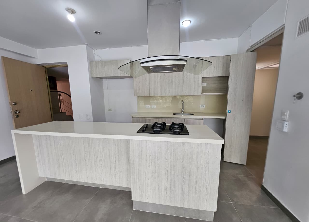 Apartamento en arriendo en Loma de Las Brujas Envigado