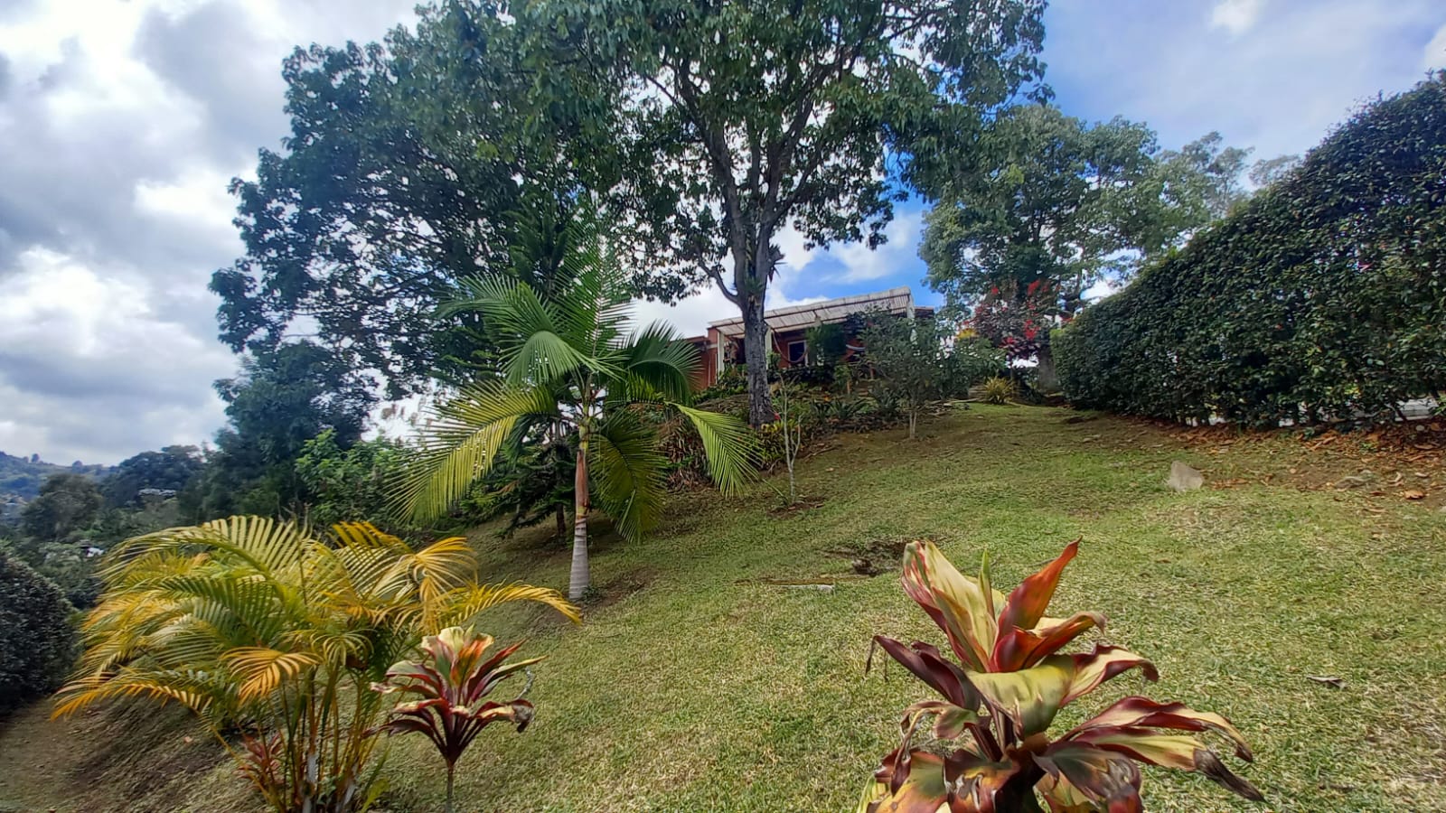 Casa campestre para la venta en Guarne sector La Clarita