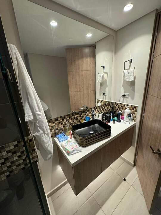 VENDO APARTAMENTO EN EL ESMERALDAL ENVIGADO