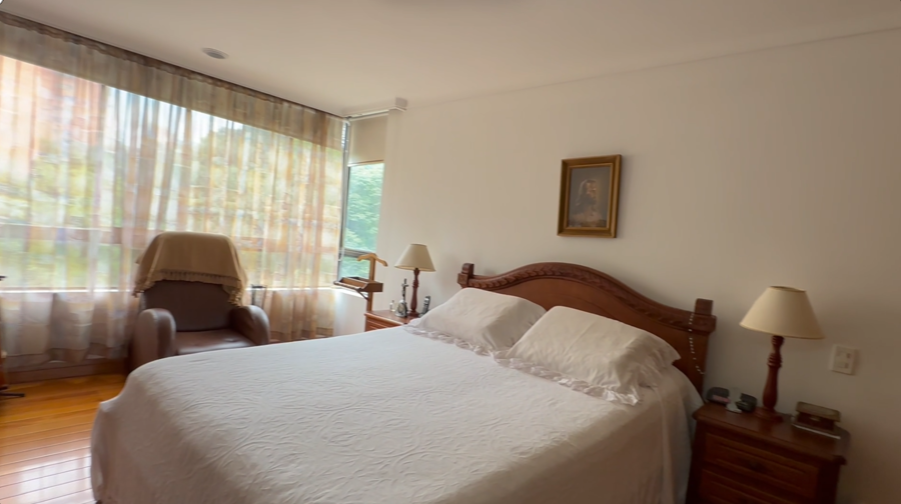 Apartamento en venta Medellín poblado sector la tomatera