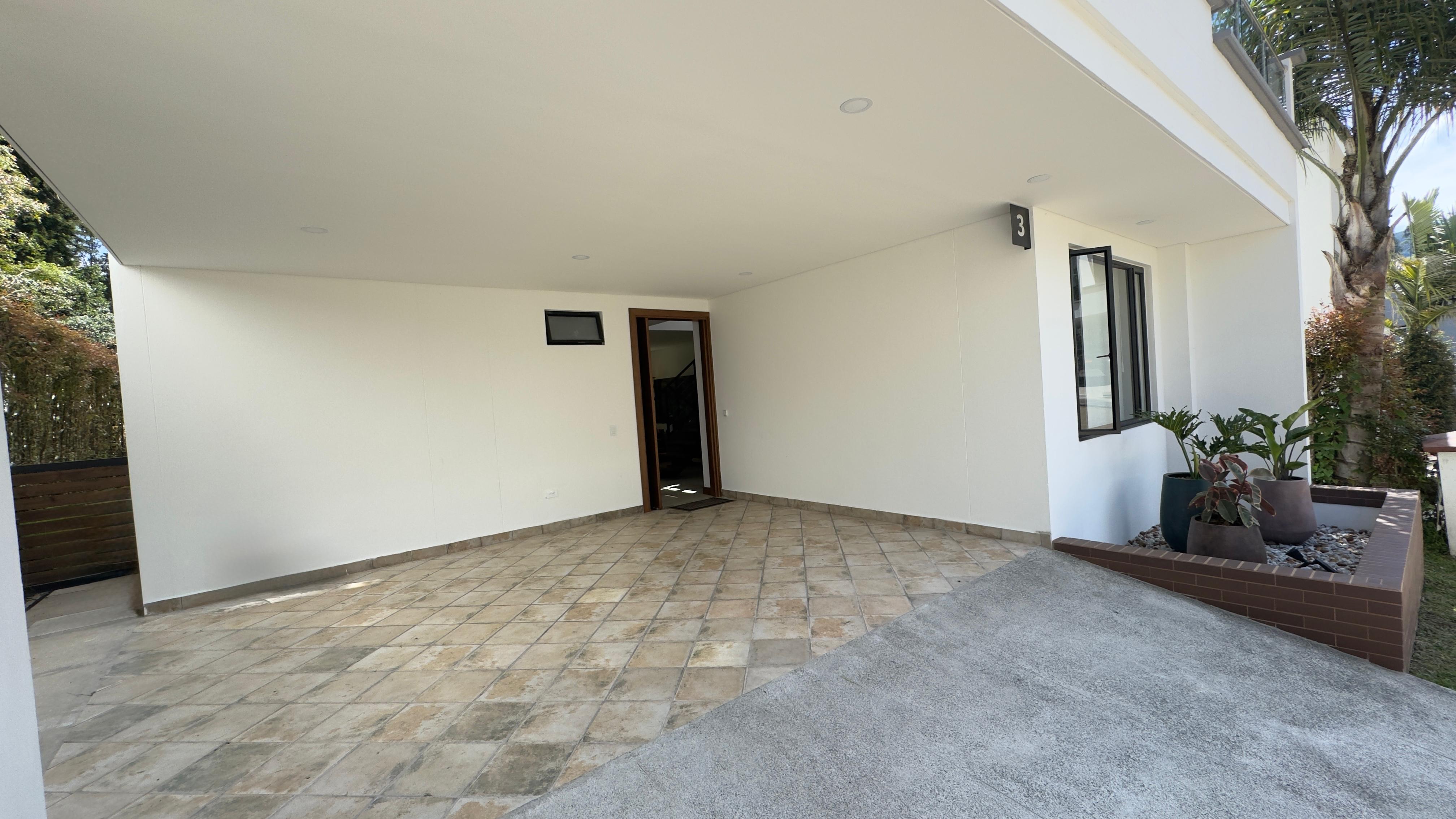 Venta de casa en El Retiro Macedonia