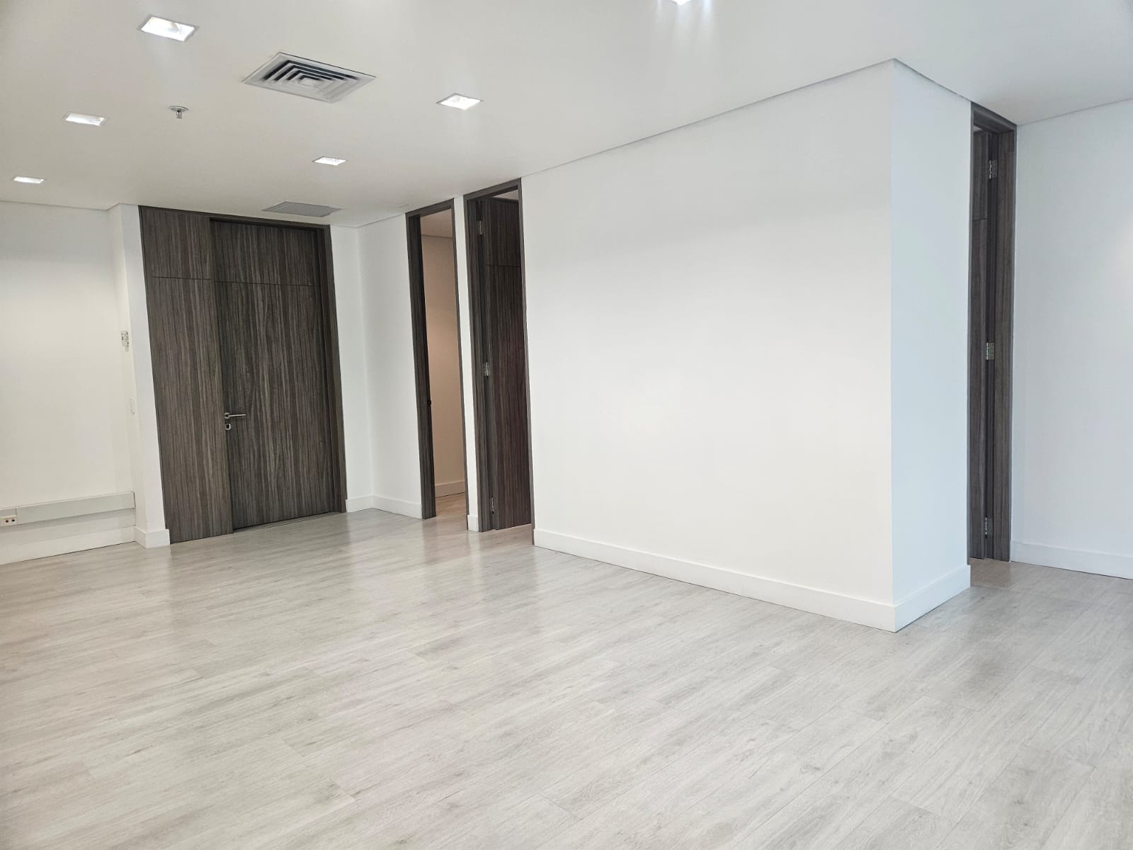 Oficina para arriendo en El Poblado Milla de Oro