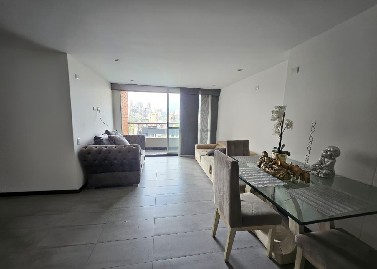 Apartamento amoblado en arriendo en La Loma del Esmeraldal Envigado