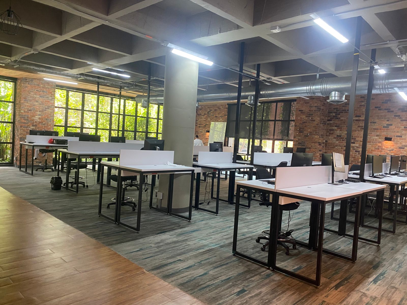 Apartamento de espacios abiertos para la venta en Poblado Medellin