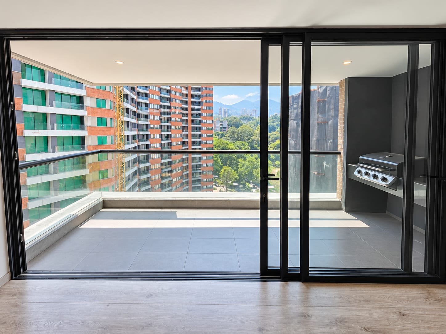 Apartamento nuevo en venta Las Palmas Medellín 2 parqueaderos