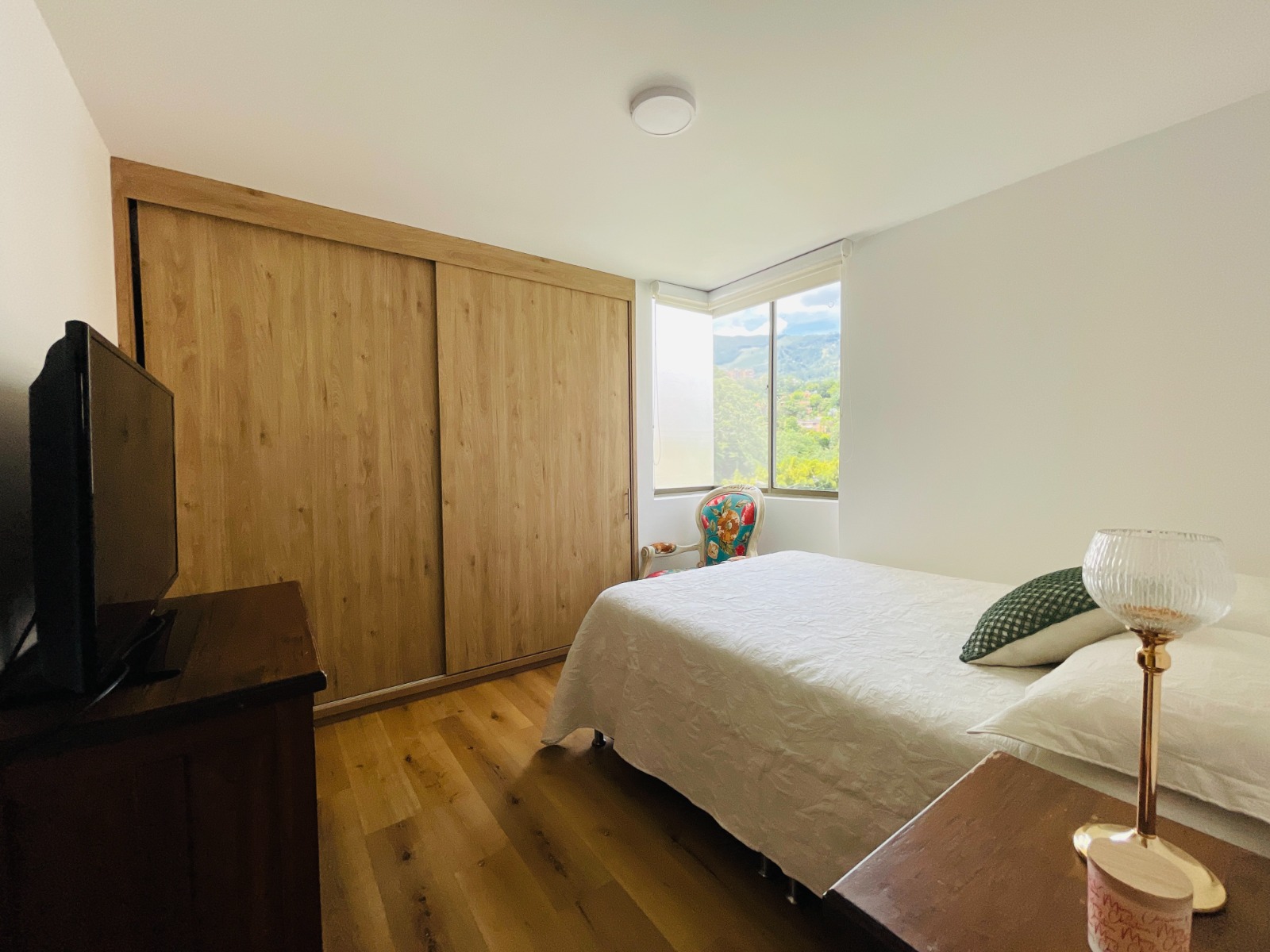 Apartamento en venta La Abadía Envigado – 83 m² + 2 parqueaderos