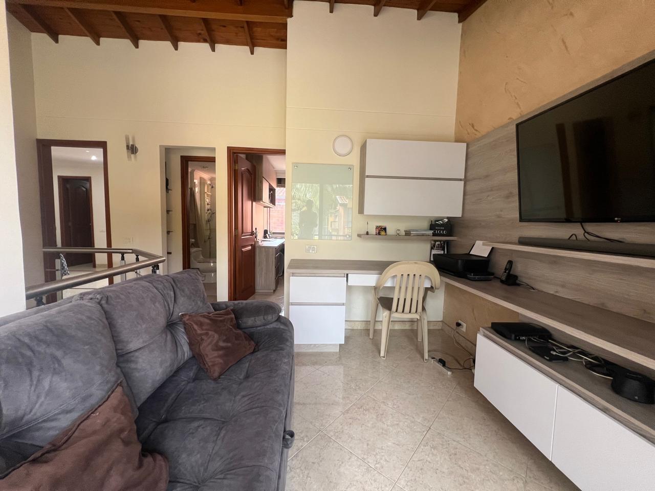 Casa en venta en la Estrella Suramerica