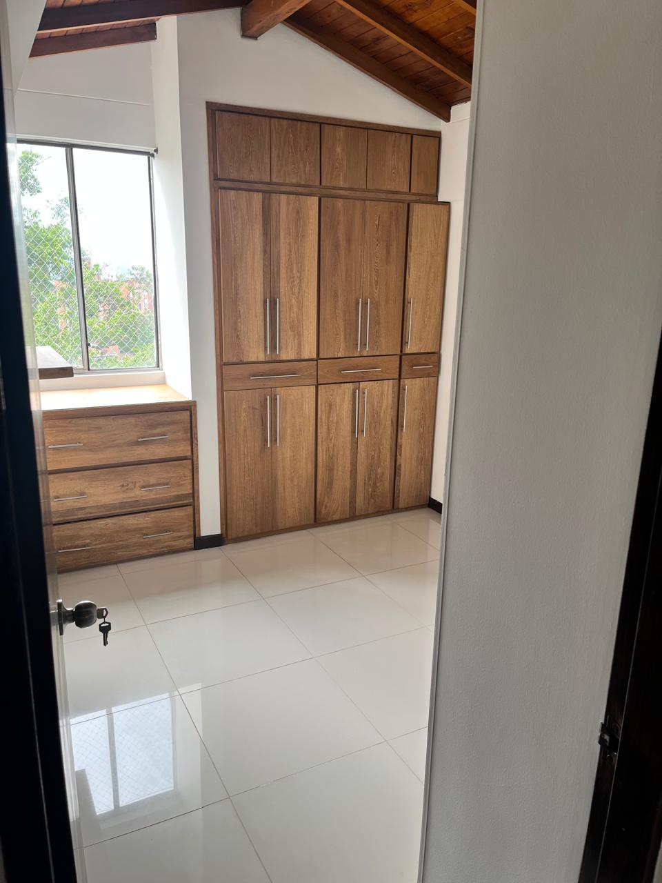 Apartamento en Venta Medellin Loma de los Bernal