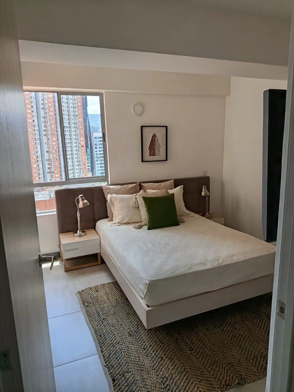 Venta de apartamento nuevo en Sabaneta Las Lomitas