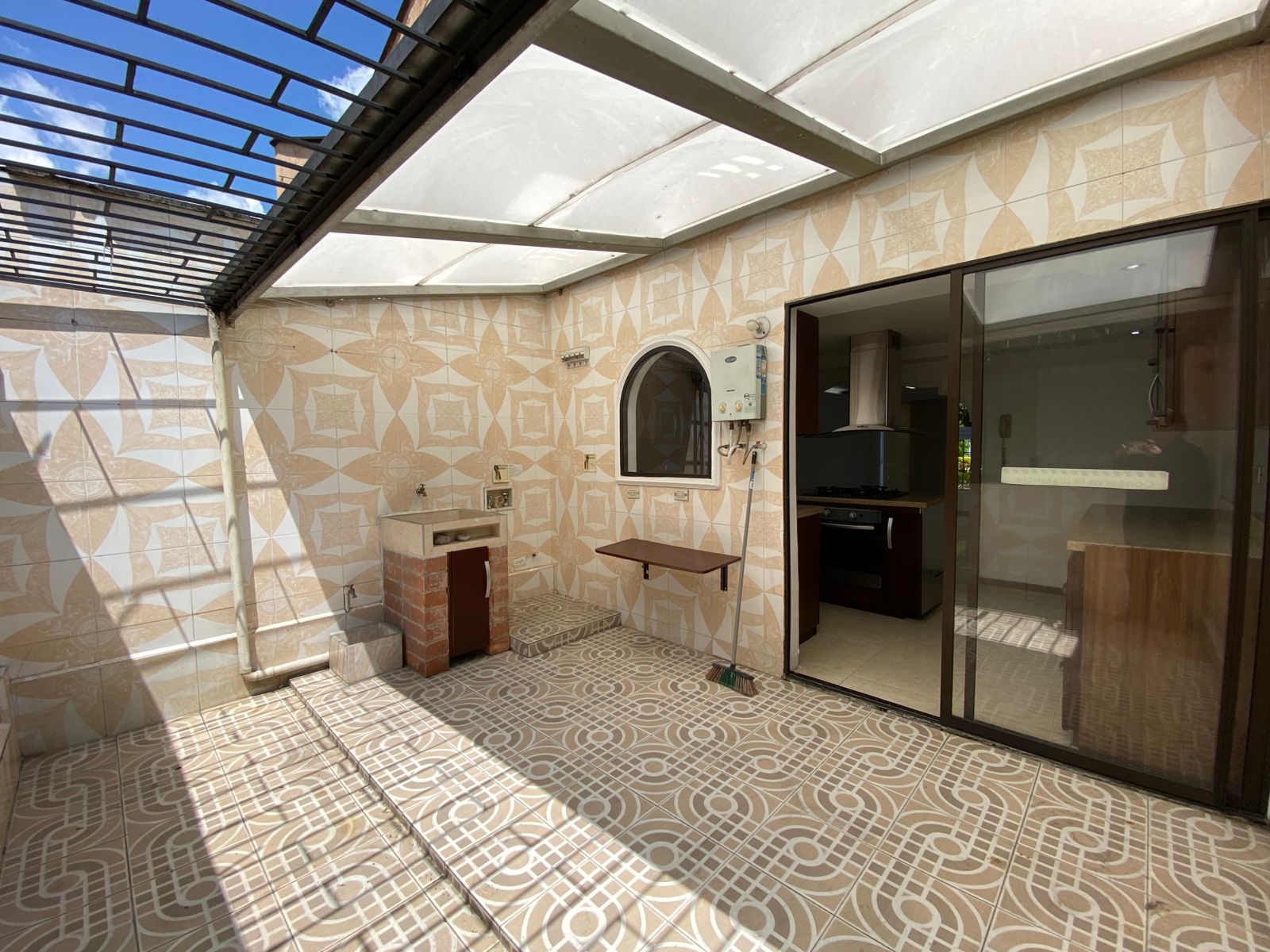 Casa para venta en Medellín belén  la mota