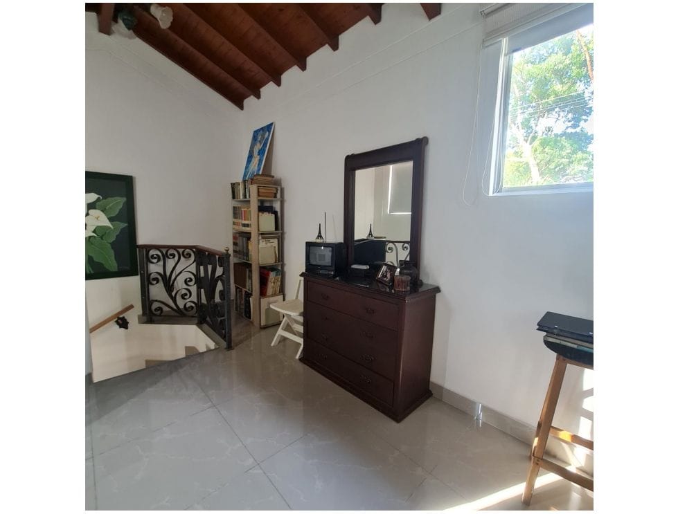 Casa para la venta en La Mota Medellin