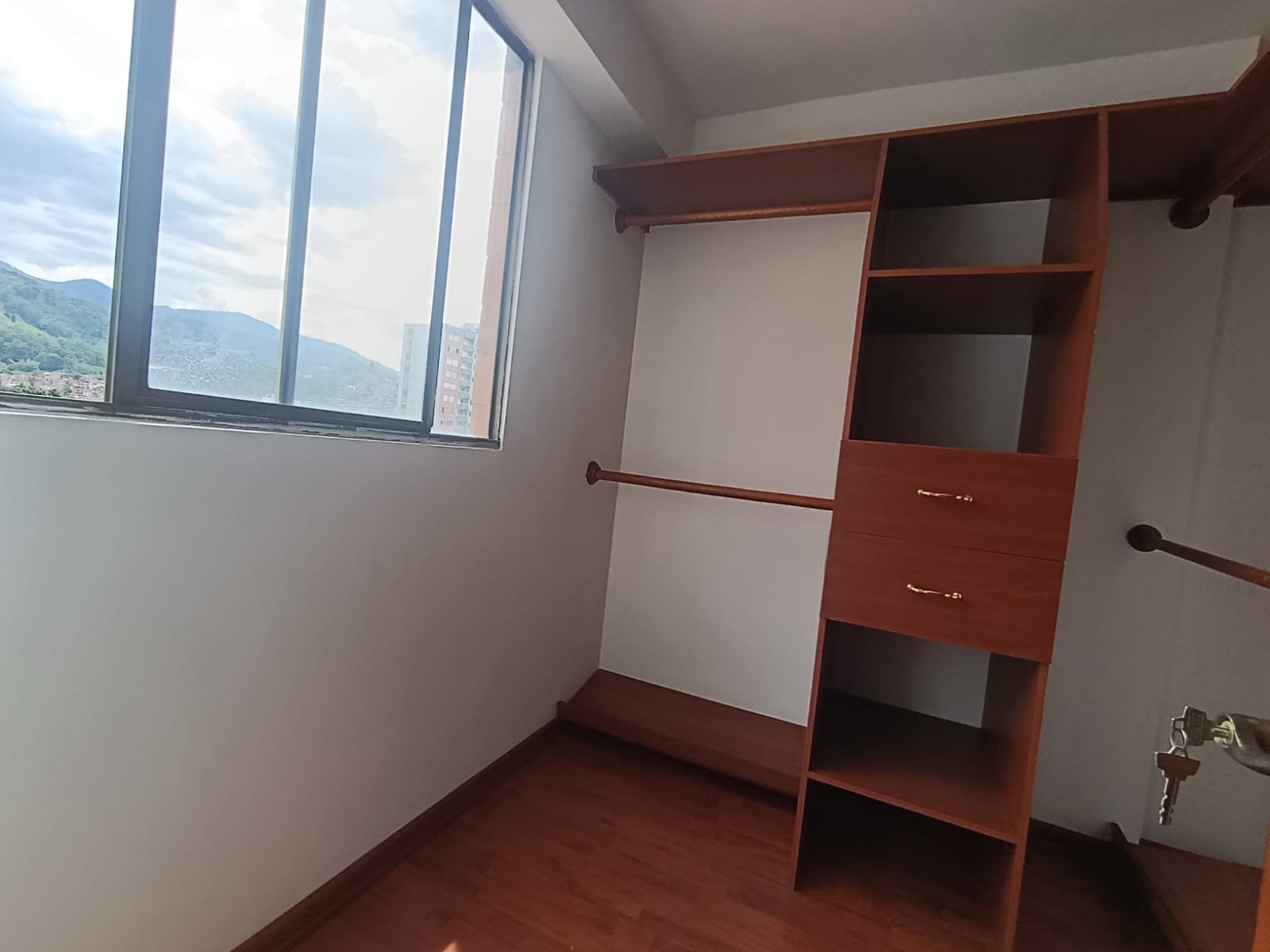 Apartamento Dúplex  en Arriendo Loma de los Bernal