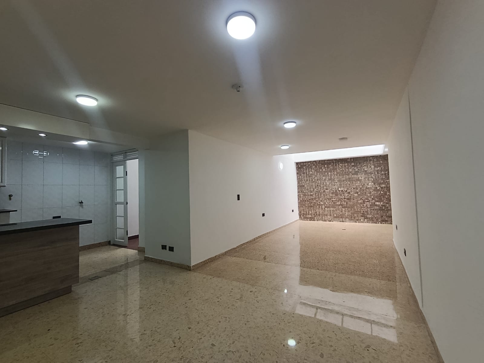 Casa para Arriendo  en Loma de los Bernal Medellín