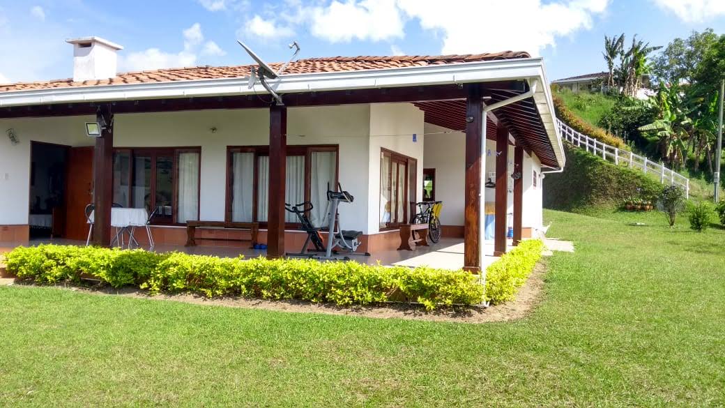 Casa lote  en venta en el Peñol  Antioquia