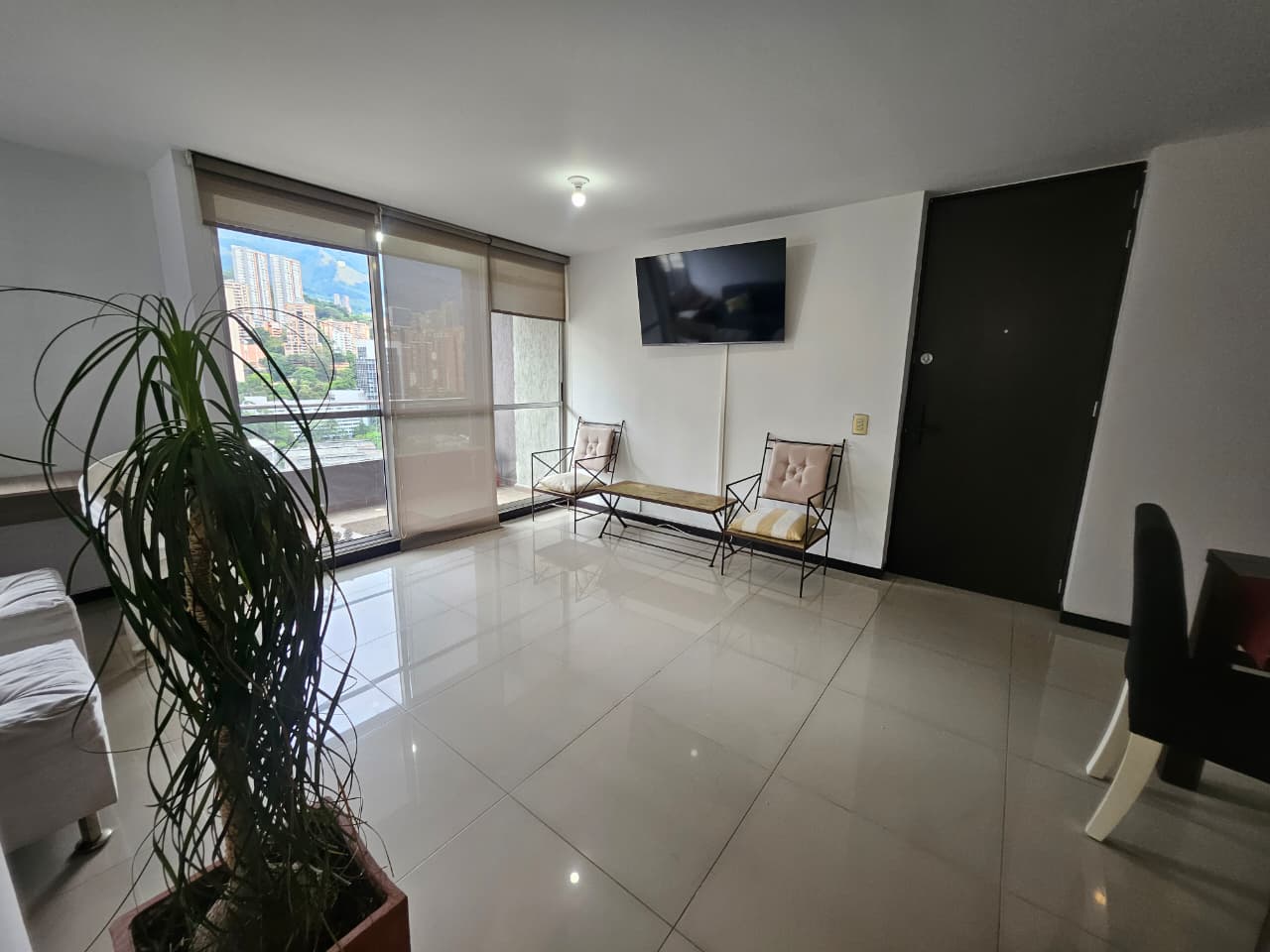 Apartamento amoblado en arriendo en Ciudad del Río El Poblado