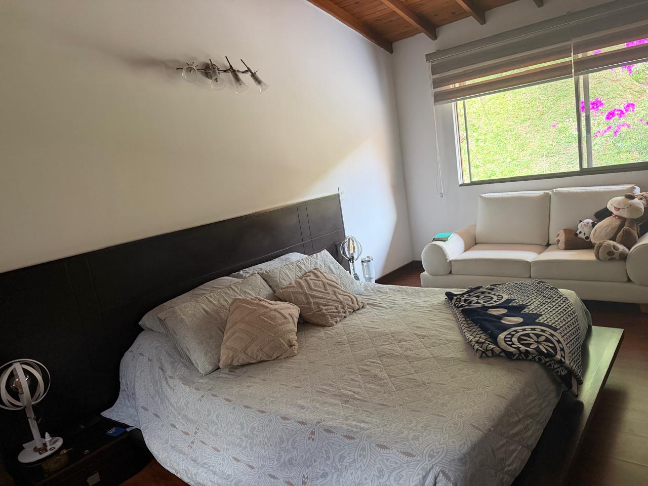 Casa para la venta en Envigado   sector Cumbres