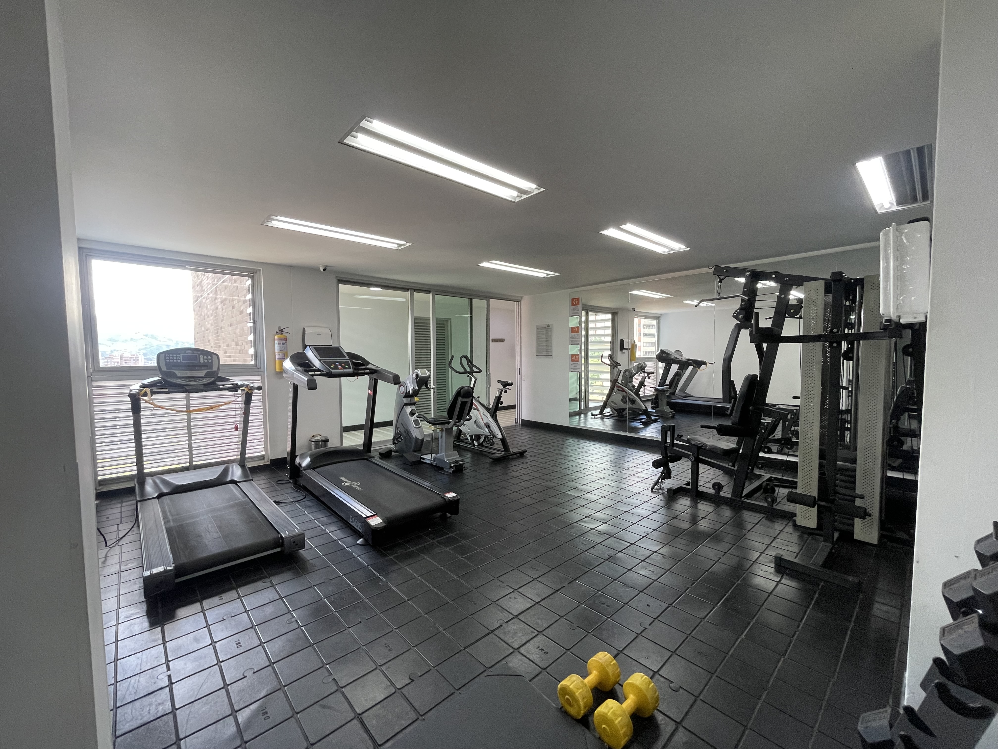Apartamento AMOBLADO para la venta en Medellín Loma de Alejandría