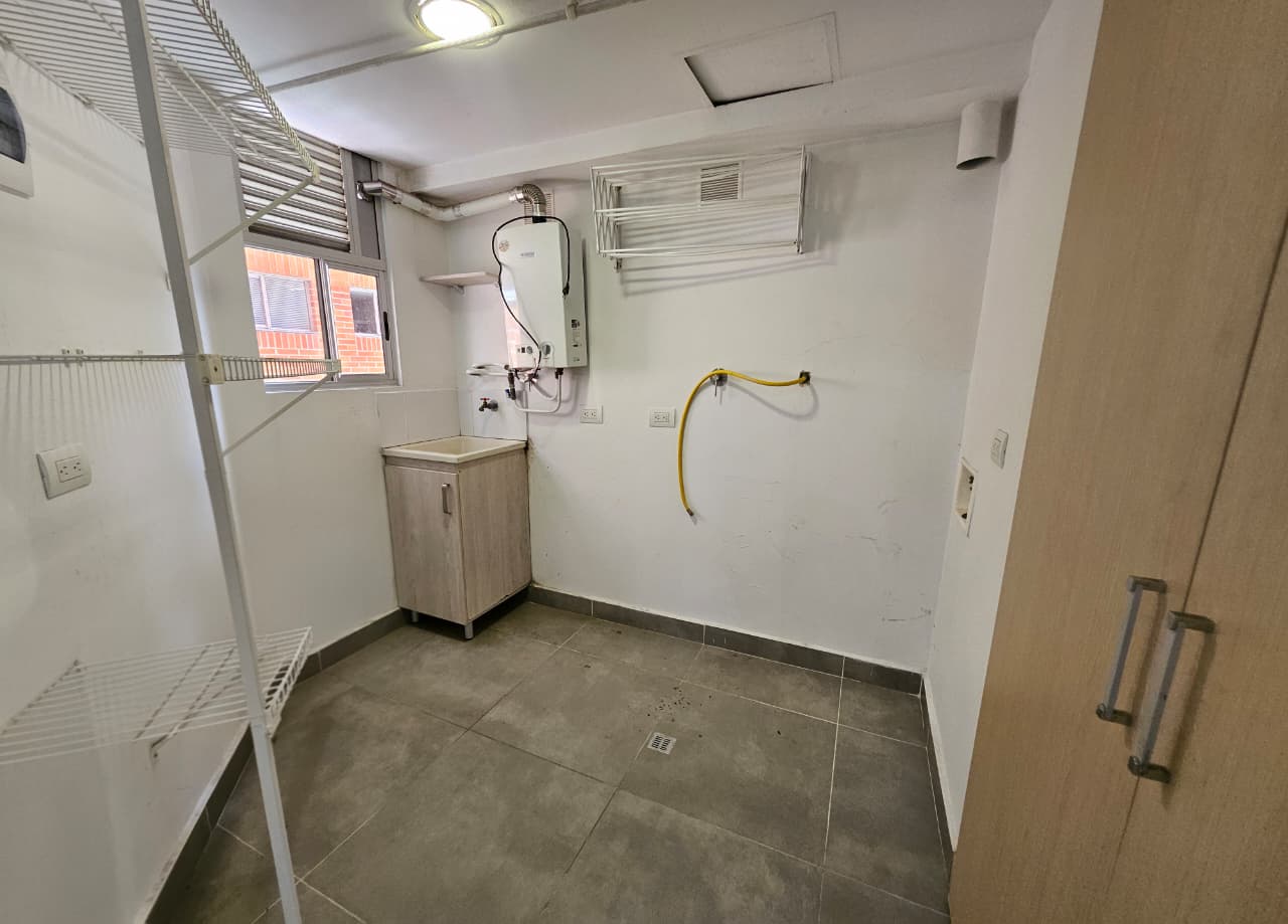 Apartamento en arriendo en Loma de Las Brujas Envigado