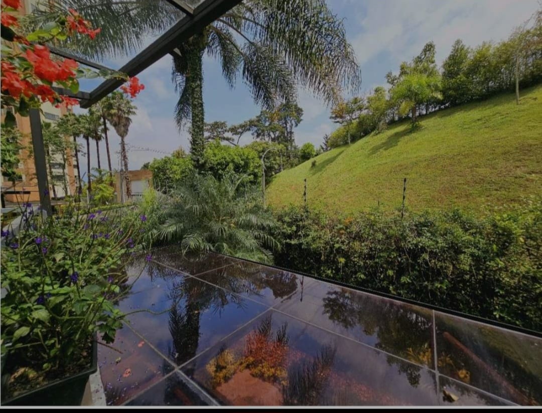 Casa en venta en Altos del Poblado cerca del Tesoro  Medellin