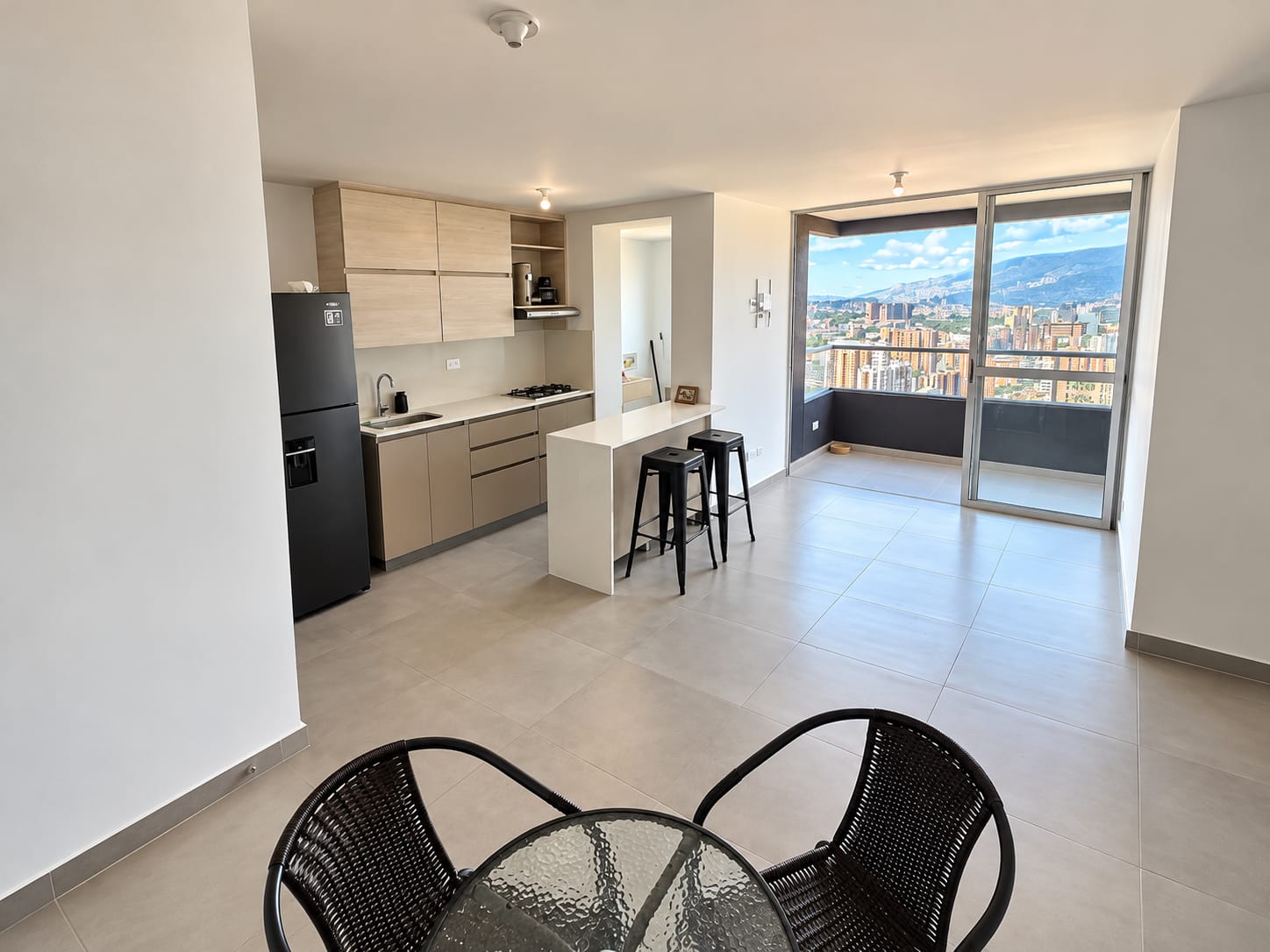Apartamento en venta Las Lomitas Sabaneta – Piso 16 + vista