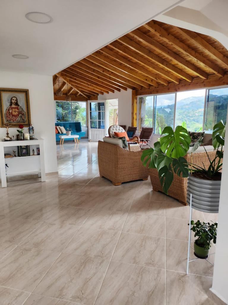 Venta de finca en El Peñol Vereda La Helida