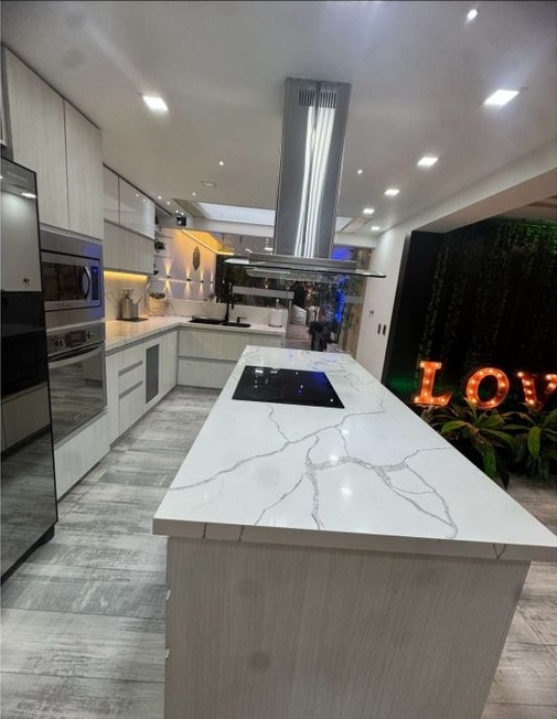 Casa para venta en la Mota Medellin